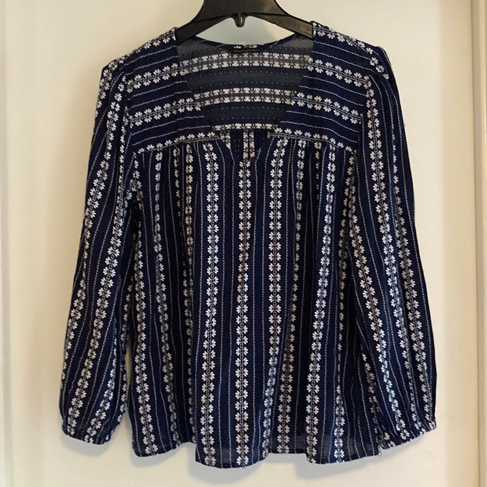 🌼3 for $15🌼 Banana Republic Embroidered Top